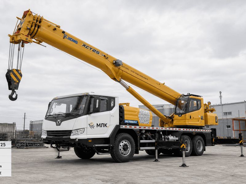 Автокран XCMG 25 т (вылет 41 м)