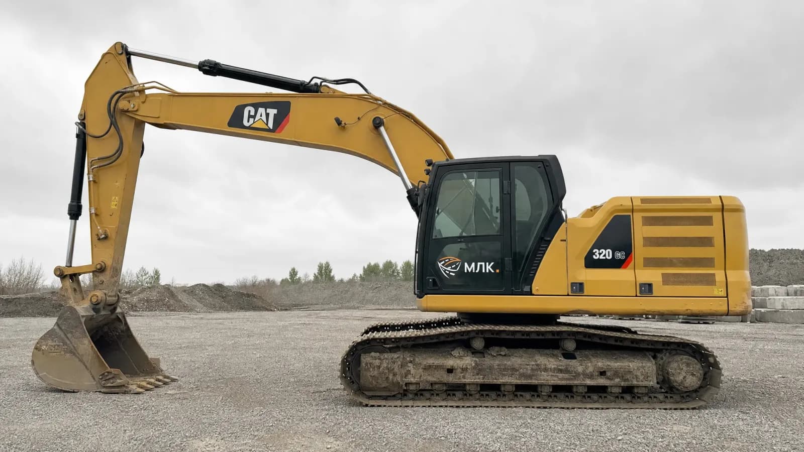 Экскаватор CATERPILLAR 320