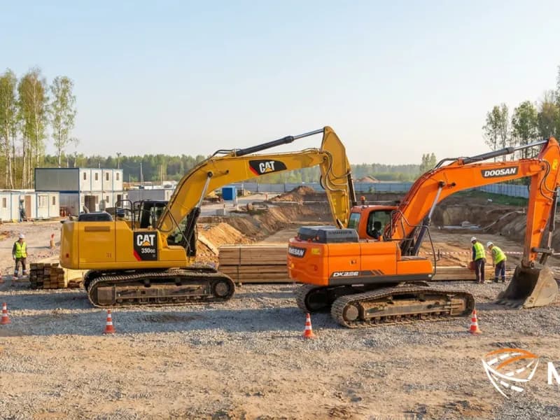 CAT 330GC или Doosan DX225: какой экскаватор взять в аренду под вашу задачу