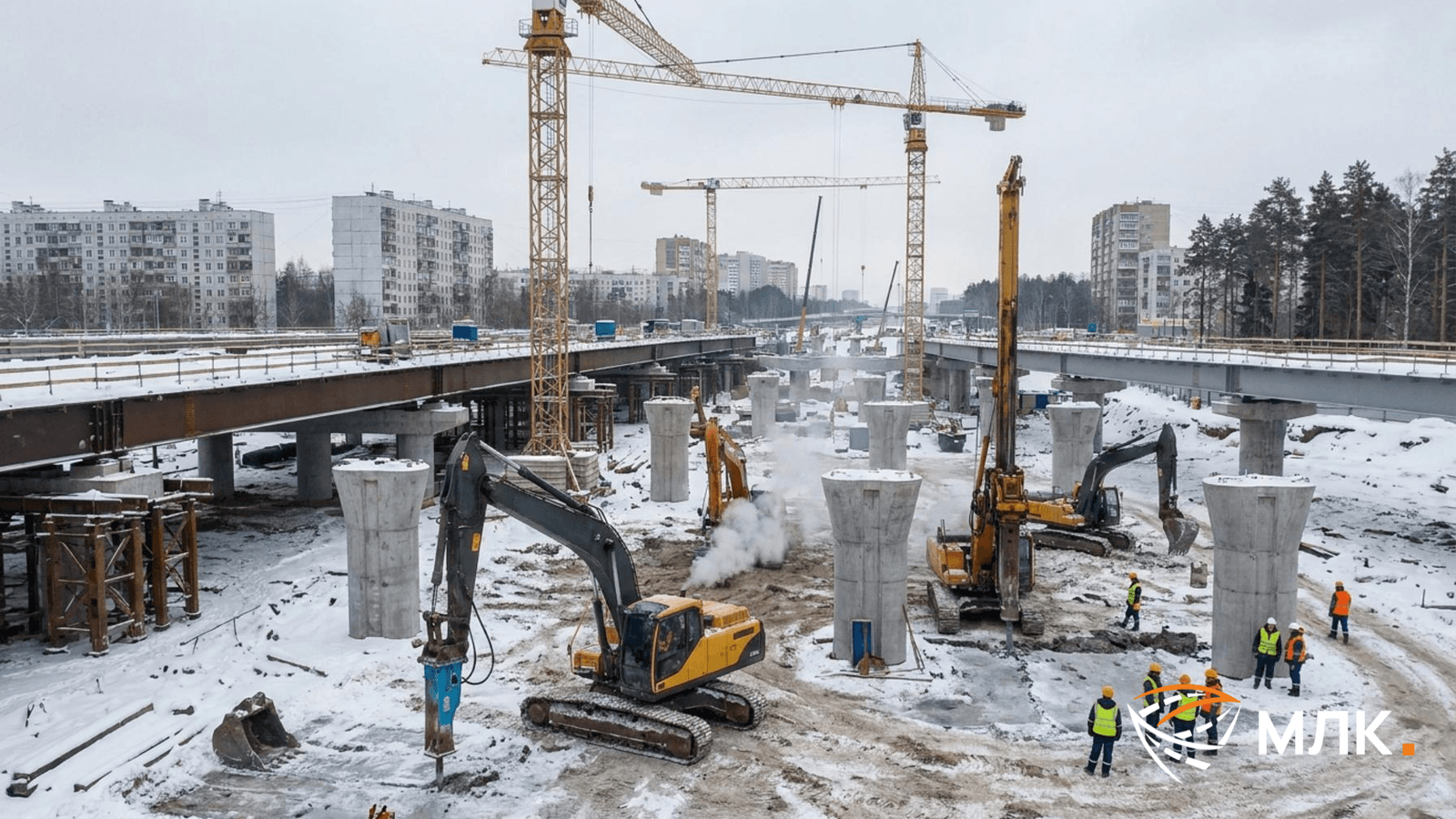 Аренда экскаватора в Москве зимой: мёрзлый грунт, прогрев гидравлики и работа без простоев